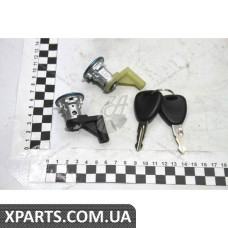 Замки дверей передніх Renault Duster (10-) ( лев/прав) ASAM 32894