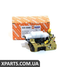 5050068 AUTOTECHTEILE Замок дверей (передньої/R) Renault Master 98-