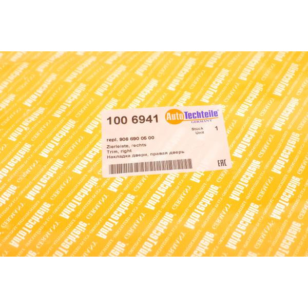 1006941 AUTOTECHTEILE Молдинг дверей (R) MB Sprinter (W906)/VW Crafter 06-