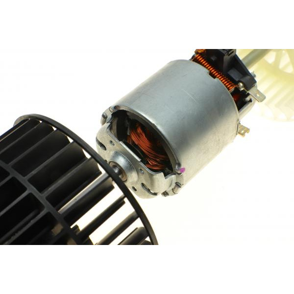 1008326 AUTOTECHTEILE Моторчик пічки MB 609-711 (24V) (з крильчаткою) (8326)