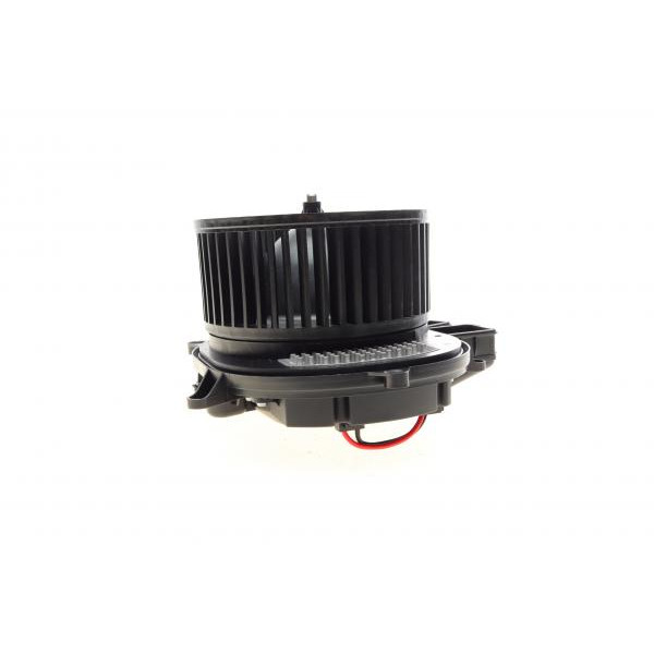 1008361 AUTOTECHTEILE Моторчик пічки MB GL-class (X166)/M-class (W166) 11-19