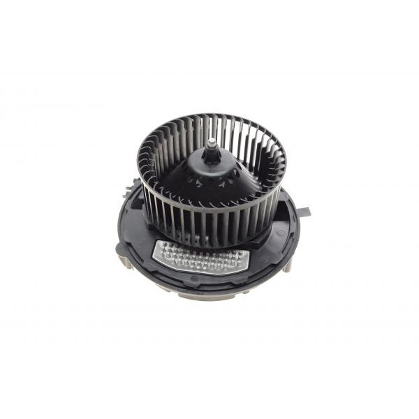 3819019 AUTOTECHTEILE Моторчик пічки VW Golf VII/VIII/Passat 13-