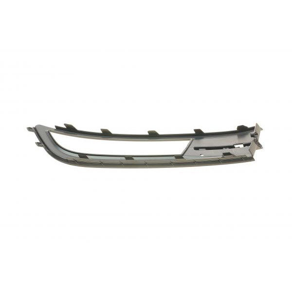 3853036 AUTOTECHTEILE Вставка бампера (під протитуманку) VW Passat 14-(R)