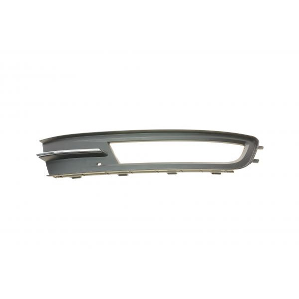 3853036 AUTOTECHTEILE Вставка бампера (під протитуманку) VW Passat 14-(R)