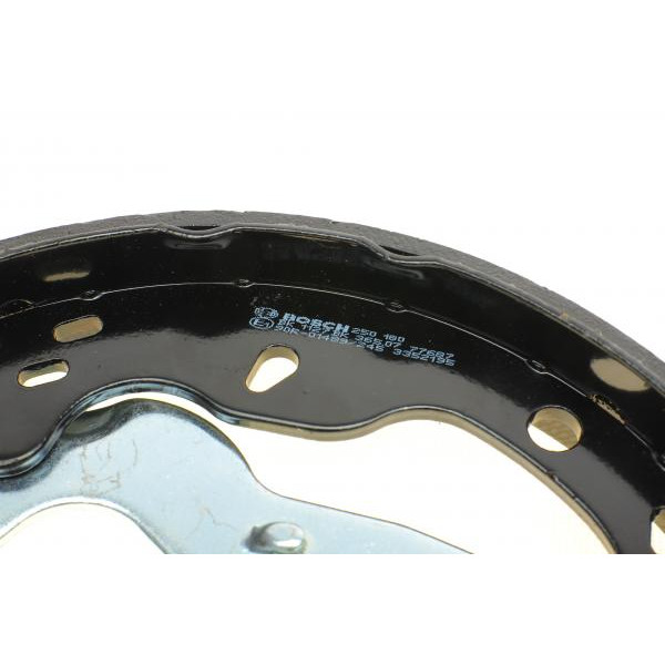 0986487731 BOSCH Колодки гальмівні (задні) Fiat Sedici/Suzuki SX4 06- (барабанні) (220x35)