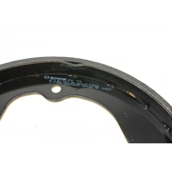 0986487928 BOSCH Колодки гальмівні (задні) Nissan NV200 10- (барабанні) (230x36)