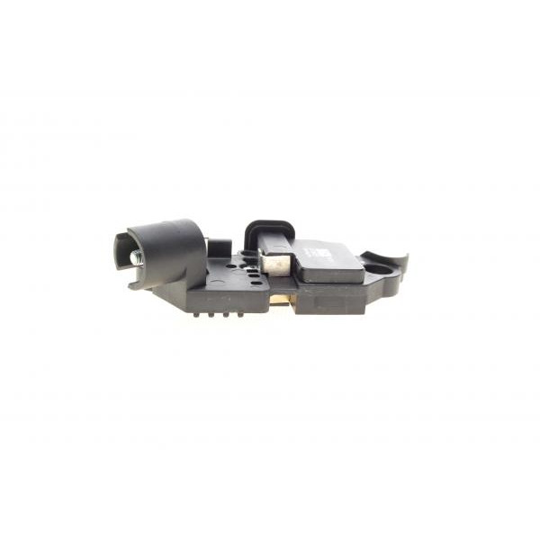 130619 HITACHI Реле генератора (14.5V) Peugeot Expert/Boxer 2.0HDI 00- (HÜCO)