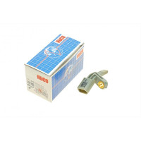 131448 HITACHI Датчик ABS (задній) VW Caddy III/IV 10-/Touareg/Porsche Cayenne 02-10 (R) (HÜCO)