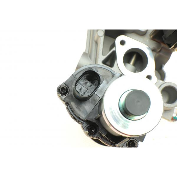138457 HITACHI Радіатор рециркуляції ОГ із клапаном EGR VW Polo/Skoda Fabia 1.2TDI 09- (HÜCO)
