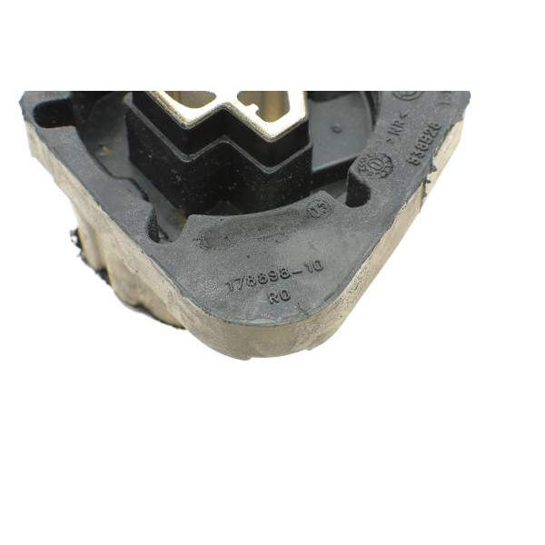 538B28 HUTCHINSON Подушка АКПП BMW 1 (F20/F21)/3 (F30/F80) 2.0-3.0 12- (N55/N57/B48/B58)(OE BMW всередині)