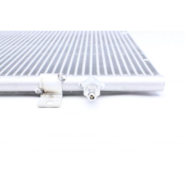 AC720000S MAHLE Радіатор кондиціонера Renault Clio 1.2-2.0 01-