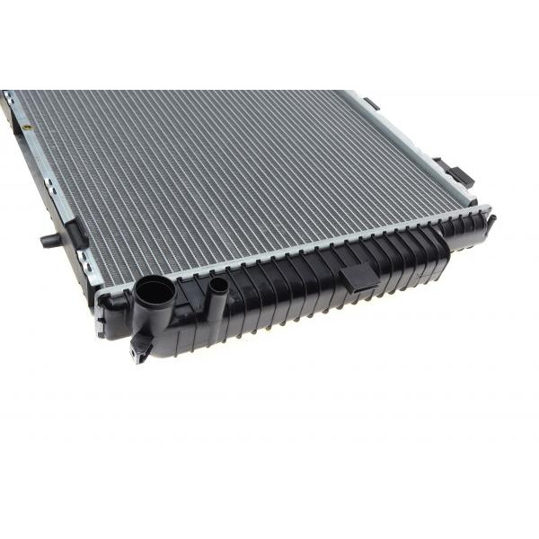 CR245000S MAHLE Радіатор охолодження MB E-class (W210) 4.2-5.0/3.0D 95-03