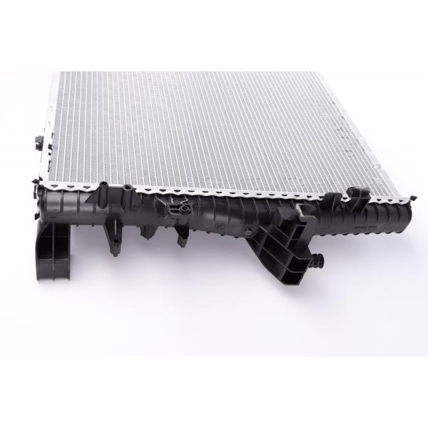 CR585000P MAHLE Радиатор охлаждения VW T5 1.9TDI (710x470x24)