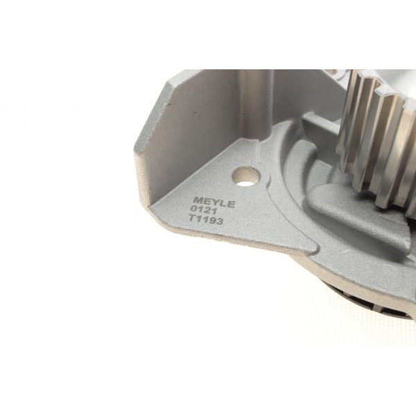 40132200004 MEYLE Помпа води Citroen C4/C5/C8/Jumpy/Fiat Scudo/Peugeot 308/407/508/Ford Focus/Mondeo 2.0HDi/TDCi 09-