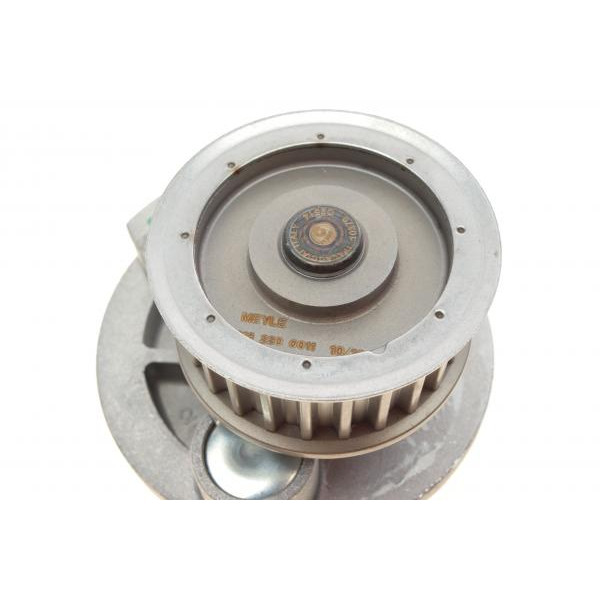 6132200011 MEYLE Помпа води Opel Astra F/G/Vectra A/B/Kadett E 1.7D/TD/1.8i 16V/2.0i 16V 88-00 (25z)