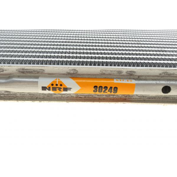 30249 NRF Радіатор інтеркулера Volvo S60/S80/V70 2.0T/2.5T/2.4D 01-10