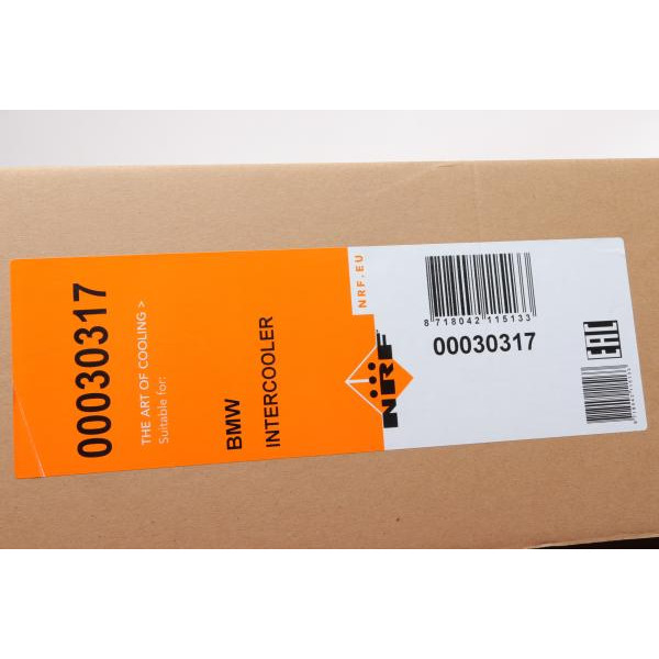 30317 NRF Радіатор інтеркулера BMW 5 (E60) 2.0D/2.5D/3.0D 02-