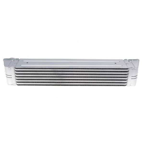 30317 NRF Радіатор інтеркулера BMW 5 (E60) 2.0D/2.5D/3.0D 02-