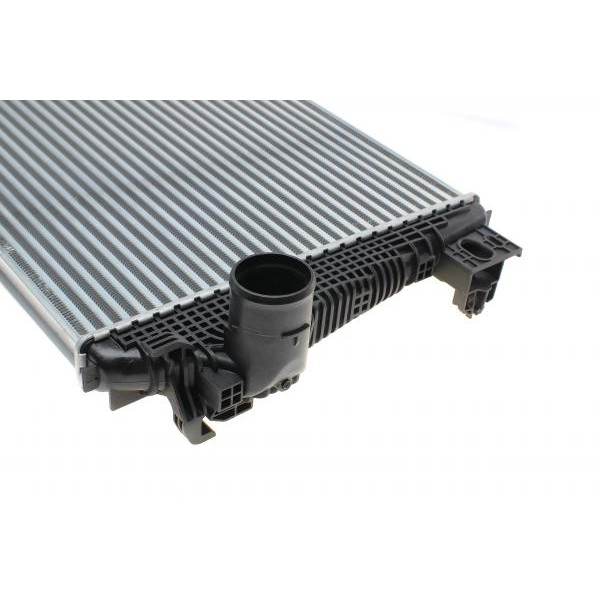 309038 NRF Радіатор інтеркулера VW Amarok 2.0TSI 10-16/2.0TDI10-/2.0BiTDI 10-12