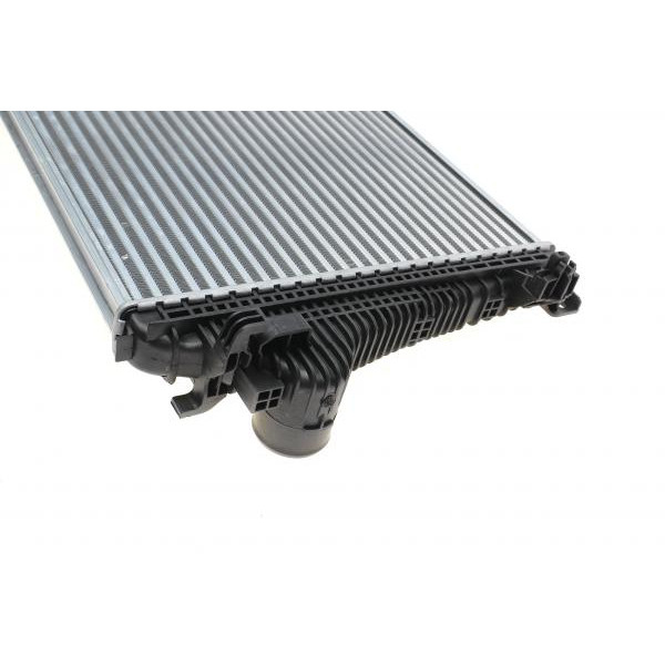 309038 NRF Радіатор інтеркулера VW Amarok 2.0TSI 10-16/2.0TDI10-/2.0BiTDI 10-12