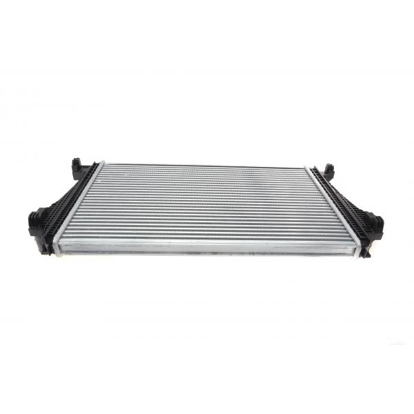 309038 NRF Радіатор інтеркулера VW Amarok 2.0TSI 10-16/2.0TDI10-/2.0BiTDI 10-12