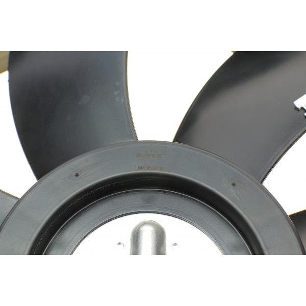 47271 NRF Вентилятор радіатора Honda Civic 1.4/1.8 05- (з дифузором)