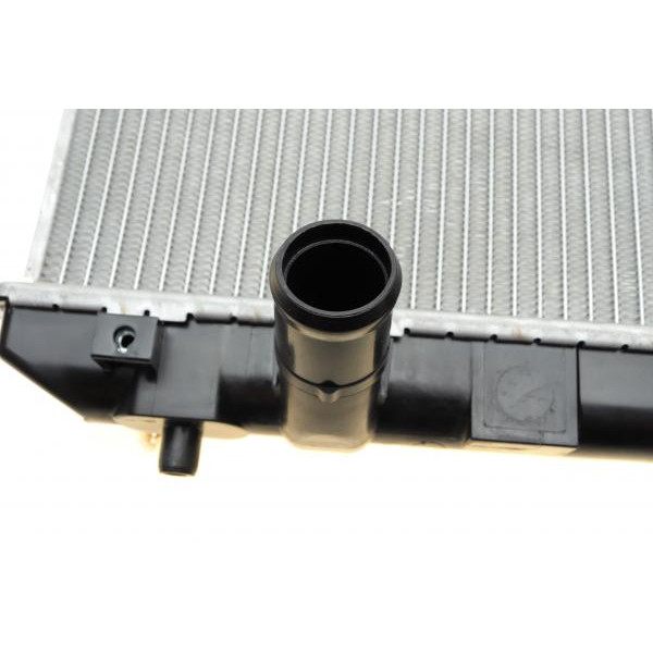 53582 NRF Радіатор охолодження Suzuki Swift 1.3-1.6 05-