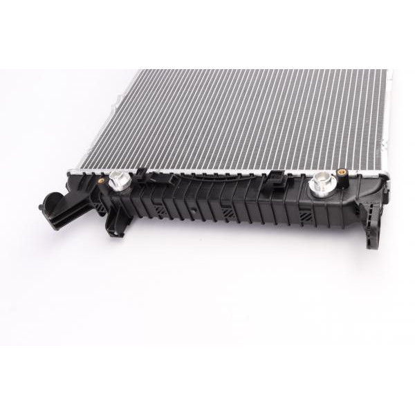 Радіатор охолодження Audi A4/A5/A6/Q3/Q5 1.4-3.0d 07- NRF 53718