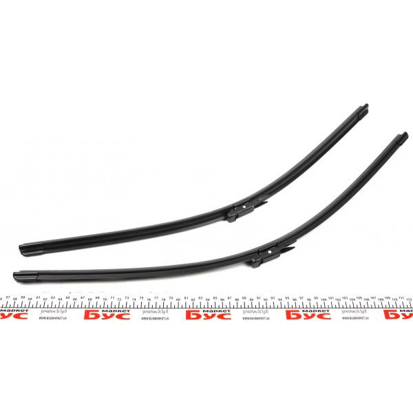0258413 TRUCKTEC AUTOMOTIVE Щітки склоочисника (700/650mm) MB Vito/Viano (W639) 03- Aerotwin (бескаркасна)