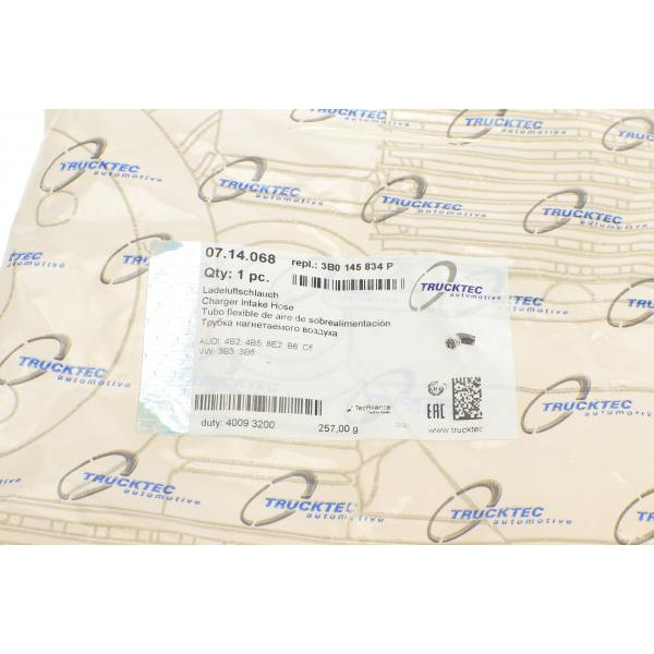 0714068 TRUCKTEC AUTOMOTIVE Патрубок інтеркулера (верхній) Audi A6/A4/VW Passat 1.9TDI 00-