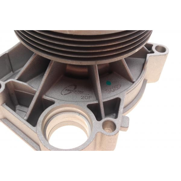 0819058 TRUCKTEC AUTOMOTIVE Помпа води BMW 3 (E46) 318d/320d 98-03