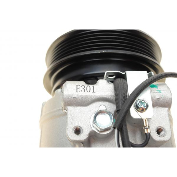 813166 VALEO Компресор кондиціонера Audi A4/A6/A8/VW Passat 94-12