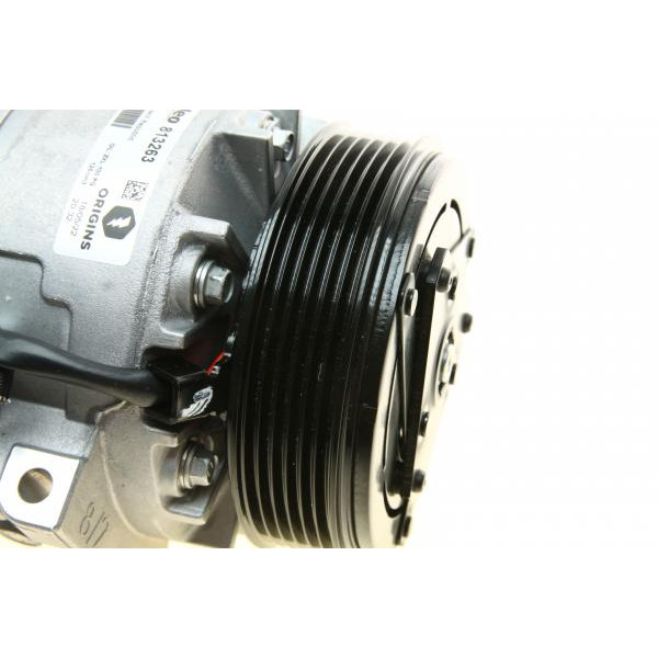 813263 VALEO Компресор кондиціонера Renault Megane III/Scenic III 2.0 16V 09-