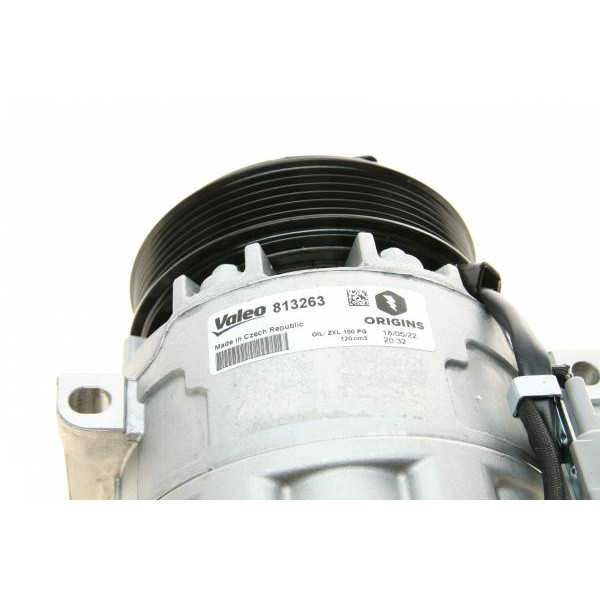 813263 VALEO Компресор кондиціонера Renault Megane III/Scenic III 2.0 16V 09-