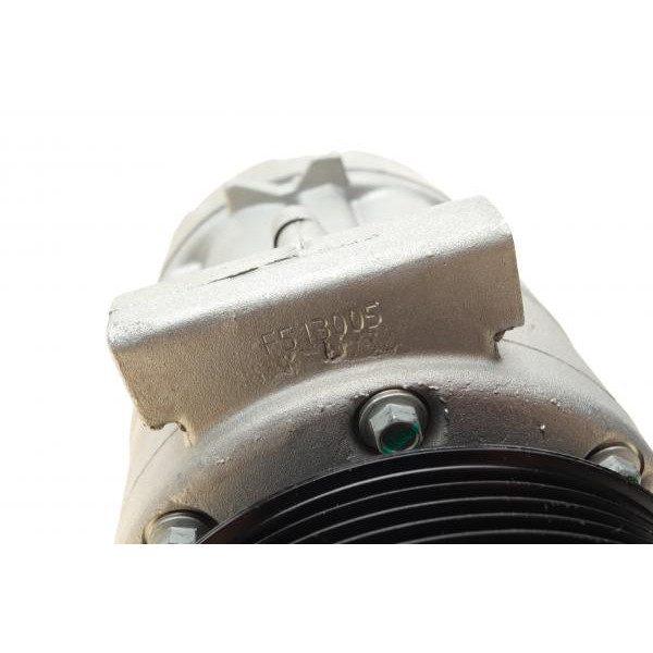 813428 VALEO Компресор кондиціонера BMW 7 (F01-F04)/X3 (E83/F25)/X5 (E70) 06-15 N52