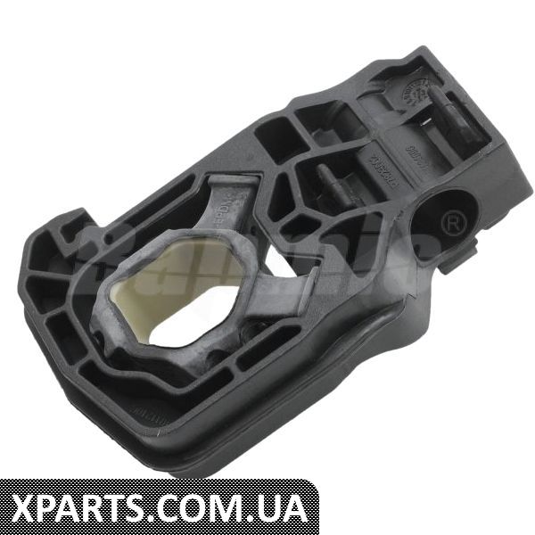 Кронштейн радіатора Bapmic TOPT1217012 (аналог 17117575247) Кронштейн радіатора Bapmic TOPT1217012 (аналог 17117575247)