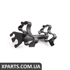 33181182958 BMW Правий кронштейн - вказана ціна за штуку