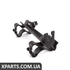 33181182957 BMW Правий кронштейн - вказана ціна за штуку