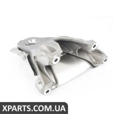 22116882032 BMW Опорний кронштейн двигуна - правий