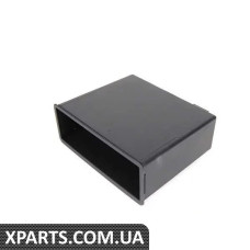 51467043818 BMW E85 Вставка