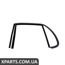 51348176587 BMW E34 Накладка напрямної заднього скла - водій (ліворуч)