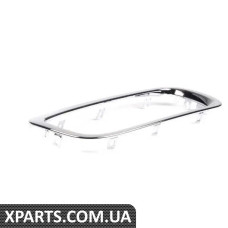 51137032106 BMW Накладка на решітку радіатора пасажира (праворуч)