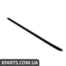 51228158188 BMW Ущільнювач задніх дверей - правий