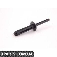 51118047458 BMW Глуха заклепка