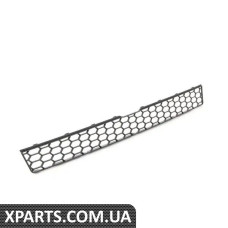 51117205559 BMW Верхні грати бампера - по центру