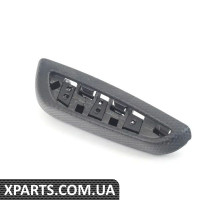 51437901800 BMW Задній підлокітник - правий