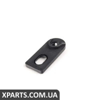 51647123406 BMW E82 Вкладка крепления фары