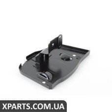 65756949085 BMW Монтажна пластина E93