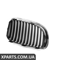 Решітка радіатора - хромована рамка з чорними гратами BMW 51137166439