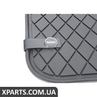 Essentials Задні всепогодні гумові фабричні килимки для підлоги, встановлені в чорному кольорі BMW 51472408523